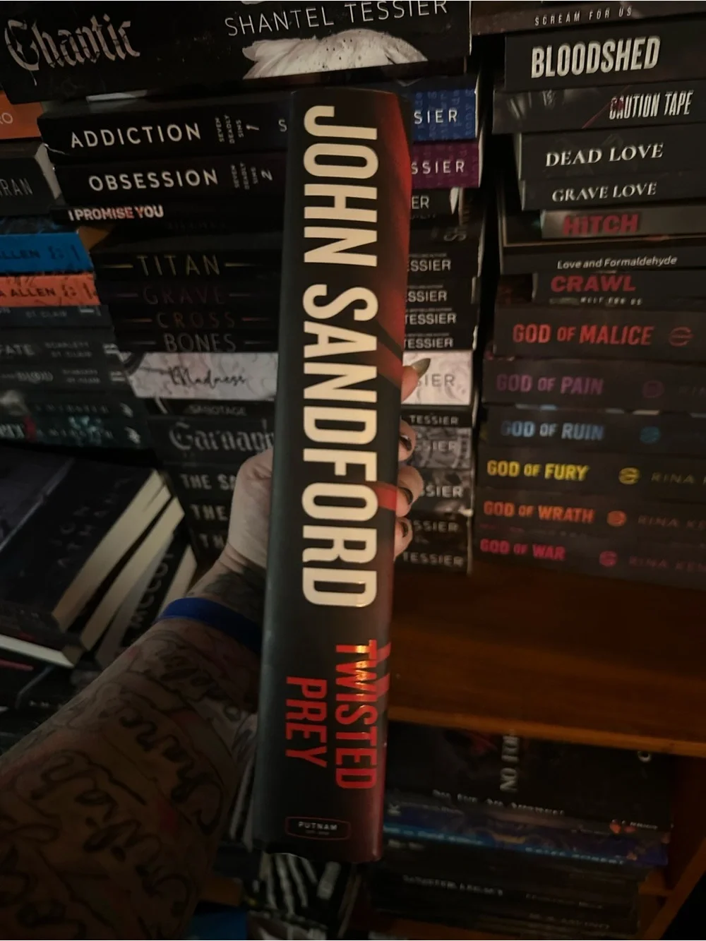 John Sandford Twisted Prey — Bold Red & Black Hardcover